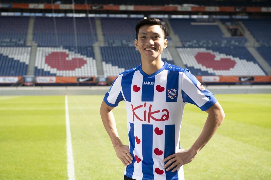 HLV Park Hang Seo triệu tập Văn Hậu trở lại đội tuyển Việt Nam để chuẩn bị cho trận đấu với Malaysia. 