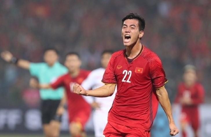 Cầu thủ ghi bàn đầu tiên cho đội tuyển Việt Nam trong trận đấu với Thái Lan tối nay sẽ nhận thưởng 200 triệu đồng. 