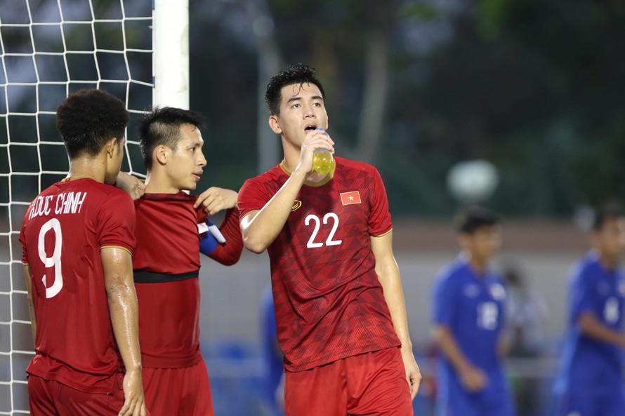 Tiến Linh trở thành người hùng của U22 Việt Nam khi ghi 2 bàn thắng, đem lại kết quả hoà 2-2 với U22 Thái Lan.