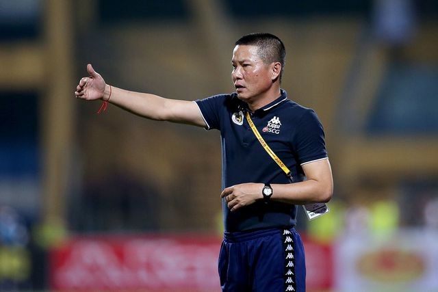 CLB Hà Nội có thể bất lợi nếu HLV Chu Đình Nghiêm bị đình chỉ làm nhiệm vụ ở trận đấu cuối cùng với Quảng Ninh ngày 8/11. 