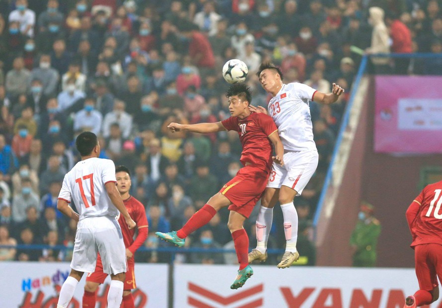 HLV Park Hang Seo liên tục than phiền thiếu tiền đạo giỏi vì V-League sử dụng ngoại binh.