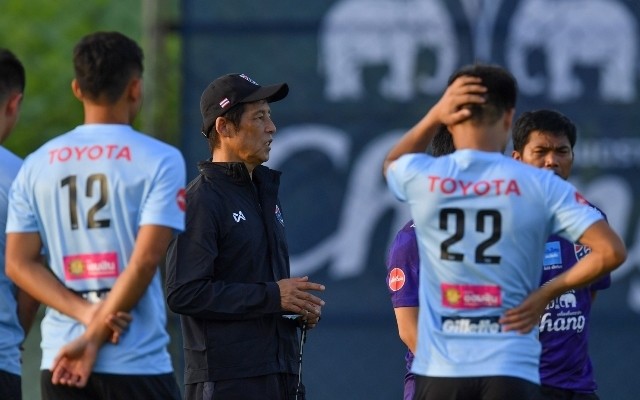 HLV Akira Nishino đã trở lại Thái Lan để chuẩn bị cho Vòng loại thứ 2 World Cup 2022.