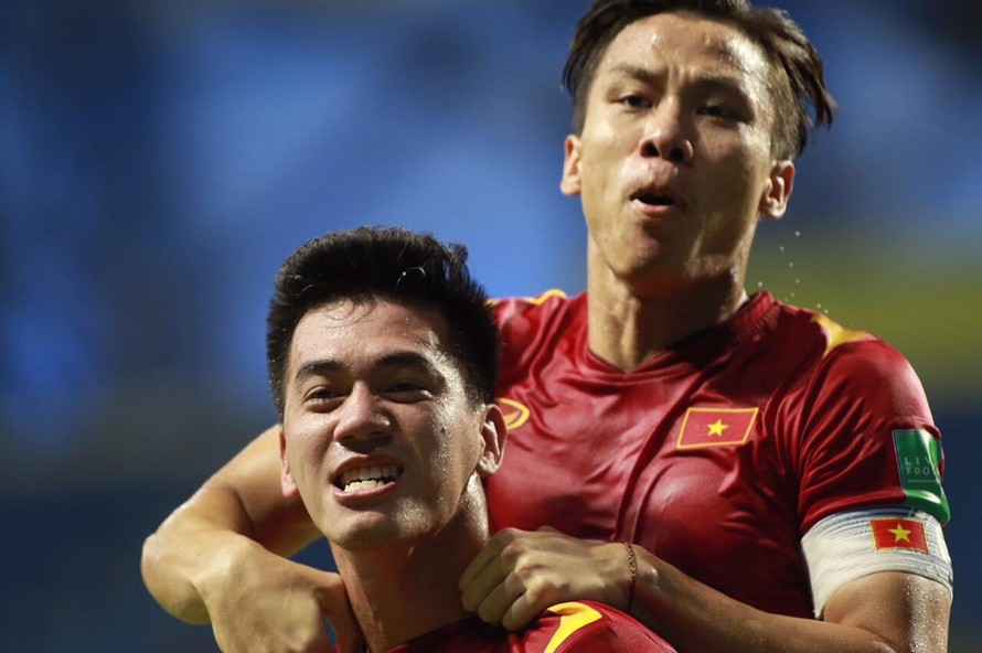 Chiến thắng trước Malaysia giúp đội tuyển Việt Nam tiếp tục vững ngôi nhất bảng G. (ảnh Hữu Phạm)
