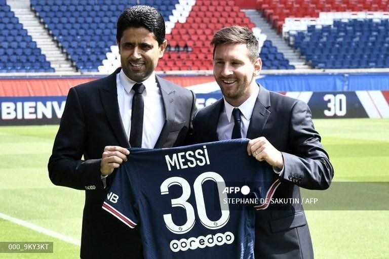 Ligue 1 của Pháp hứa hẹn sôi động hơn với thương vụ PSG mua Lionel Messi từ Barca. 