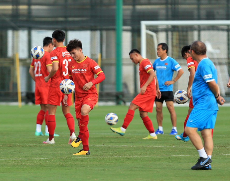 HLV Park Hang-seo đối diện nhiều khó khăn về nhân sự sau khi một loạt cầu thủ gặp chấn thương. (ảnh Anh Đoàn)