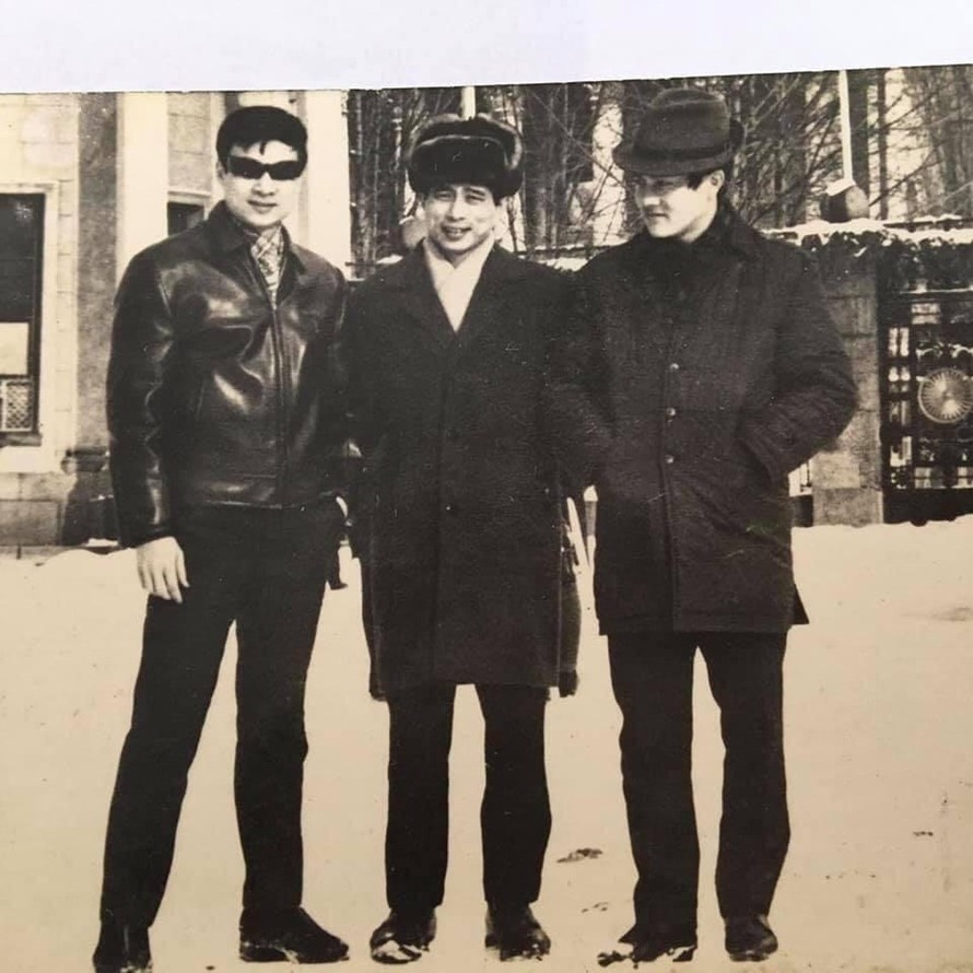 Ông Hoàng Vĩnh Giang (phải) và 2 ông Dương Nghiệp Chí, Trần Duy Ly tại Liên Xô. 