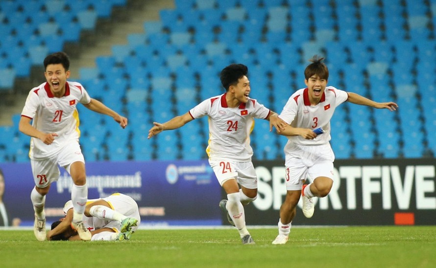 U23 Việt Nam đã giành chiến thắng đầy nỗ lực trước U23 Timor Leste để giành vé vào Chung kết giải U23 Đông Nam Á. (ảnh Bé Tuấn)