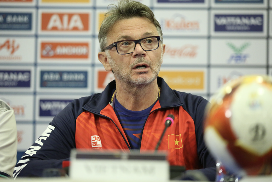 HLV Philippe Troussier cho rằng U22 Việt Nam có đội hình trẻ nhất các kỳ SEA Games. (ảnh Hữu Phạm)