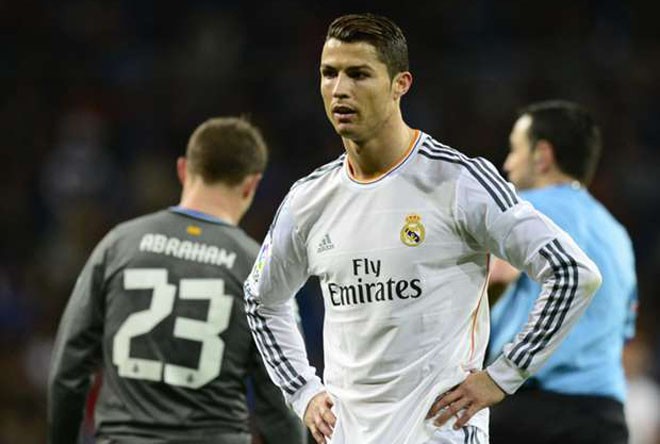Ronaldo đối diện với án treo giò dài hạn