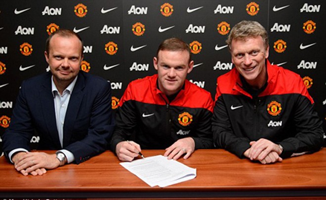 Rooney đã đặt bút ký hợp đồng mới với M.U.