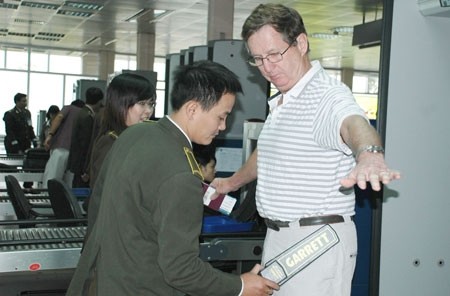 Thắt chặt an ninh các sân bay Việt Nam