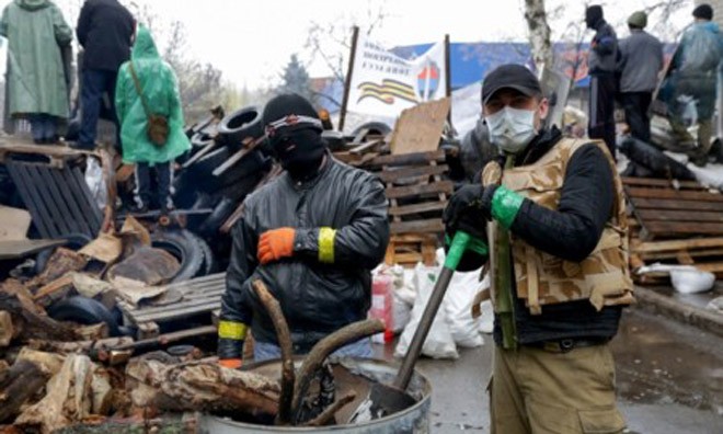 Dân quân đông Ukraine ra điều kiện hạ vũ khí 