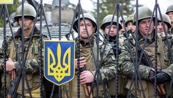 Căng thẳng leo thang, Ukraine phục hồi luật nghĩa vụ quân sự