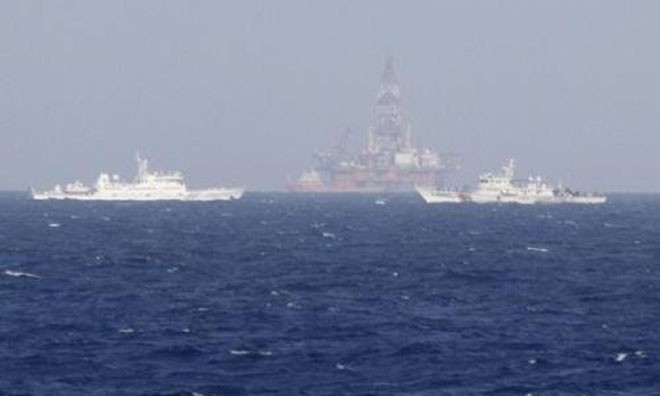 Giàn khoan Hải Dương-981 hạ đặt trái phép trên vùng biển Việt Nam - Ảnh: Reuters