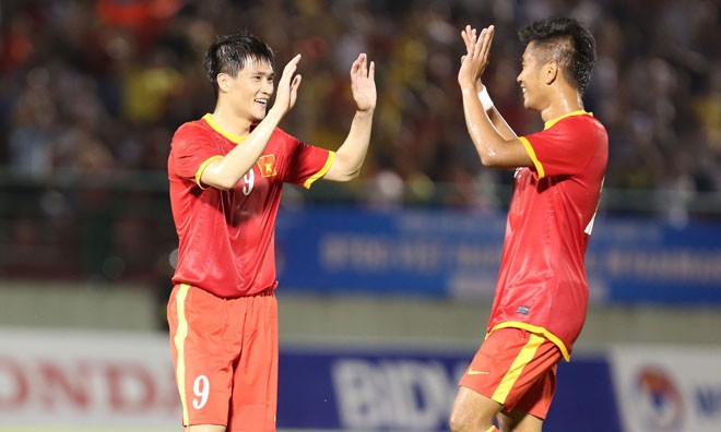 Bộ đôi Công Vinh và Hải Anh mang về 5 trong tổng số 6 bàn thắng của tuyển Việt Nam vào lưới Myanmar tối qua.