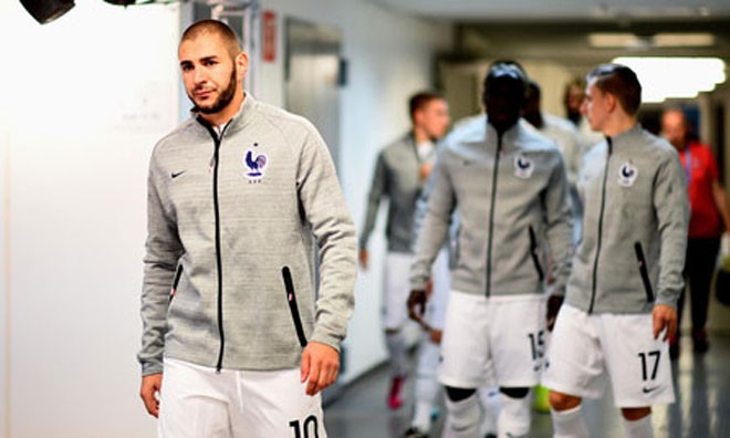 SỐC: Trộm 'viếng thăm' tuyển Pháp, lục tung phòng Benzema 