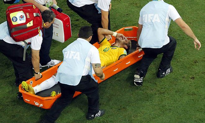 Mổ xẻ chấn thương của Neymar