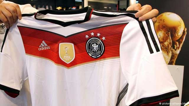 Những chiếc áo đấu mang lại cho DFB rất nhiều tiền bản quyền.