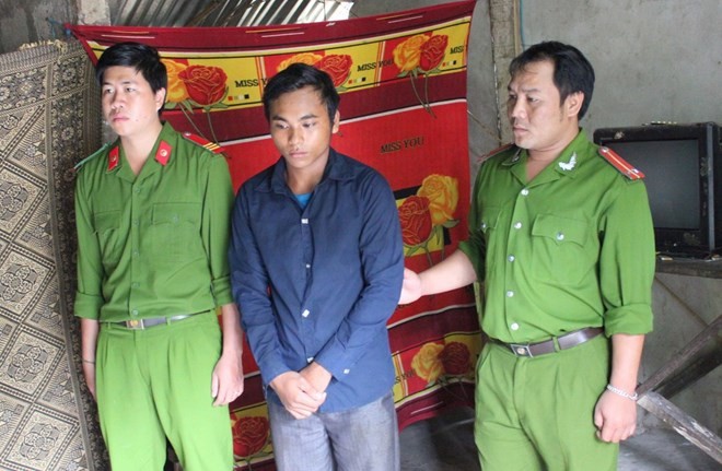 Công an huyện Hướng Hóa bắt tạm giam đối tượng Xoang vì hành vi hiếp dâm trẻ em.