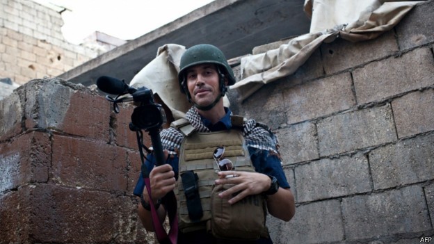 Bức hình này chụp phóng viên James Foley tại Aleppo, Syria, năm 2012 trước khi bị mất tích