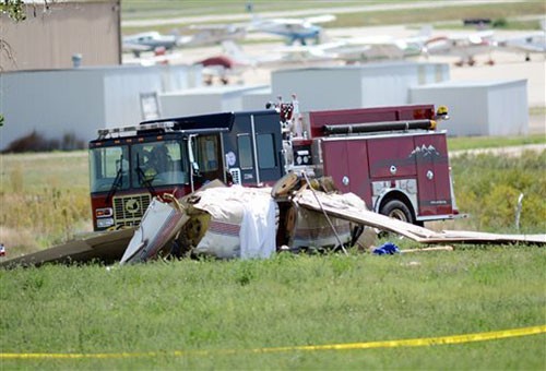 Hiện trường vụ rơi máy bay khiến 5 người thiệt mạng gần sân bay thuộc thành phố Erie, bang Colorado, Mỹ