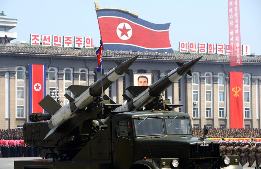 Tên lửa của Triều Tiên trong một cuộc diễu binh. (Ảnh minh họa) 