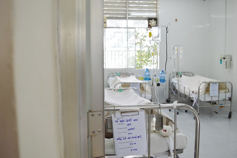 Bệnh nhân bị bỏng nặng đang điều trị tại Bệnh viện Chợ Rẫy. Ảnh: Đông Sơn.