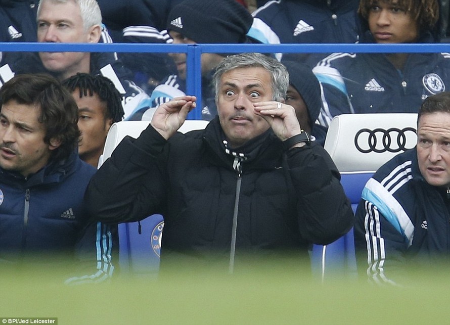 Mourinho và các học trò bỏ lỡ cơ hội gia tăng cách biệt đáng kể với Man City.