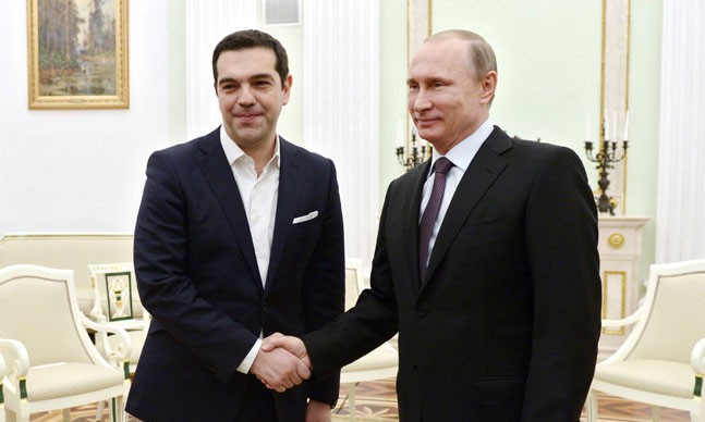 Thủ tướng Hy Lạp Alexis Tsipras (trái) và Tổng thống Nga Vladimir Putin tại Nga. 