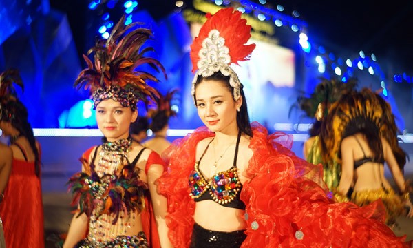 Carnaval Hạ Long 2015 thu hút hơn 4 vạn khán giả