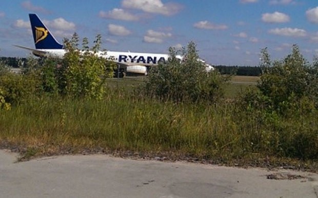 Máy bay hãng hàng không Ryanair (Ảnh: Independent).