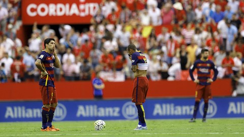 Vắng 'siêu nhân' Messi, Barca quỵ ngã trước Sevilla 