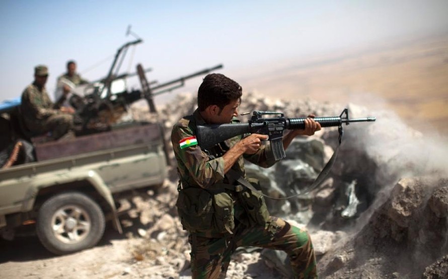 Các chiến binh Peshmerga người Kurd đã tấn công IS khắp miền bắc Iraq 