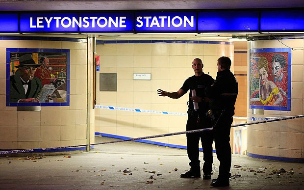 Hiện ga tàu điện ngầm Leytonstone tạm thời đóng cửa trong thời gian cảnh sát tiến hành điều tra sự việc. 