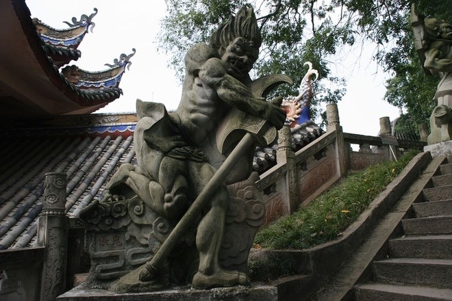Có thể nói, Fengdu là nơi tốt nhất để tìm hiểu về văn hóa độc đáo của Trung Quốc về ma quỷ và cuộc sống ở thế giới bên kia.