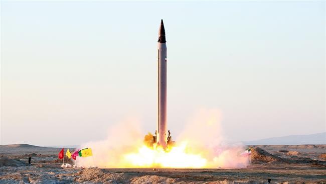 Tên lửa Emad của Iran trong lần phóng thử nghiệm.