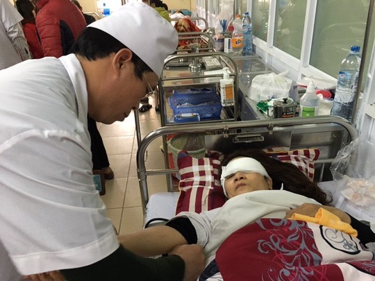 Bà Trần Thị Thu Hiền - cán bộ Phòng Tiếp dân 1 (Ban Tiếp công dân Trung ương) đang được điều trị tại Bệnh viện 103 (Ảnh: CTV)