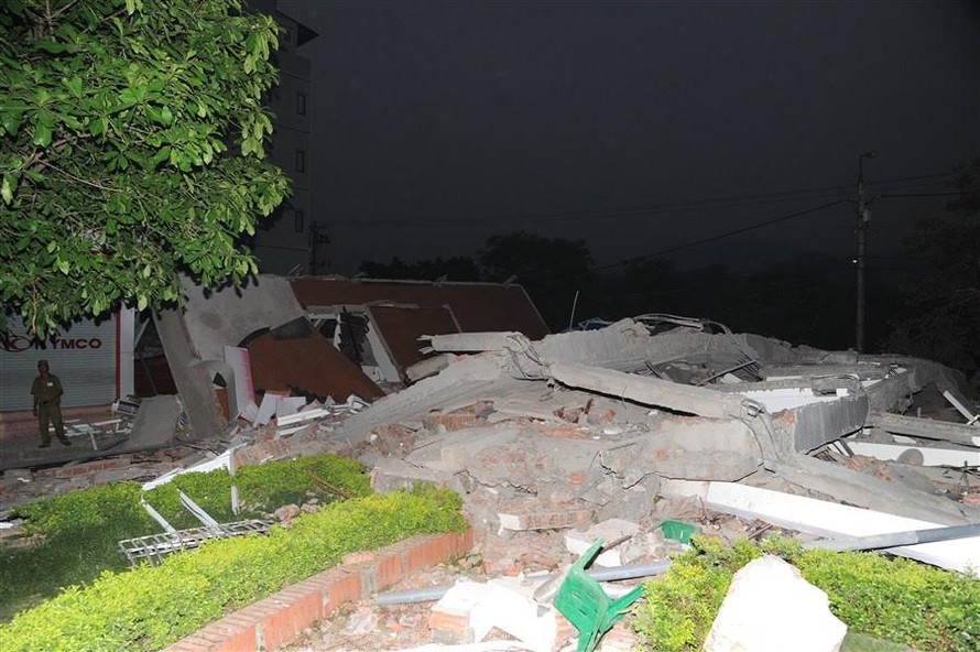 Khoảng 3h sáng 17/4, ngôi nhà 5 tầng của ông Nguyễn Hữu Điếm tại tổ 30, phố Kim Đồng, phường Hợp Giang, thành phố Cao Bằng bất ngờ sập đổ. 