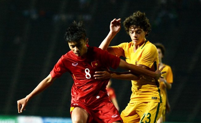 Dẫn trước 3-1 nhưng U16 Việt Nam lại để tuột ngôi vô địch vào tay Australia. Ảnh: Zing