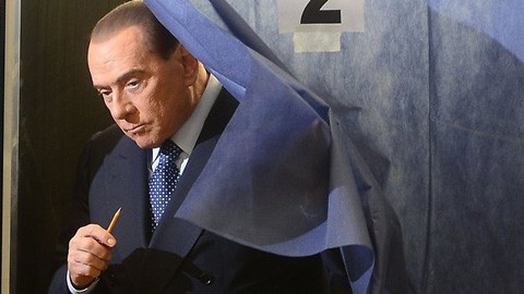 Berlusconi bán AC Milan cho người Trung Quốc