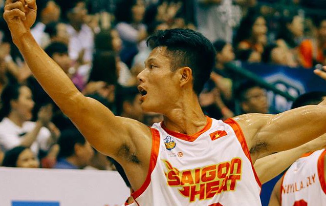 Nguyễn Văn Hùng trong màu áo Saigon Heat tại Giải bóng rổ chuyên nghiệp Việt Nam 2016. Ảnh: Tri thức trẻ.