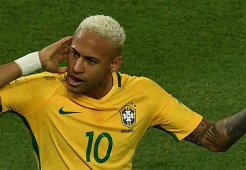 Neymar tiếp tục tiến lên trên con đường phá kỷ lục ghi bàn của Pele. Ảnh: Reuters 