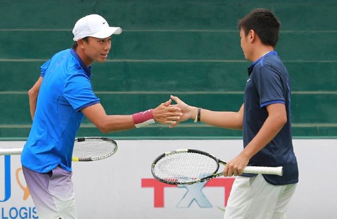 Kết hợp với đán anh nhiều kinh nghiệm Ti Chen đã giúp Hoàng Nam có chức vô địch đôi lần thứ hai trong sự nghiệp quần vợt nhà nghề. Ảnh: BTC.