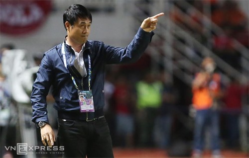 HLV Hữu Thắng sẽ có trận đấu căng thẳng nhất từ khi lên dẫn dắt đội tuyển Việt Nam. Ảnh: Đức Đồng.