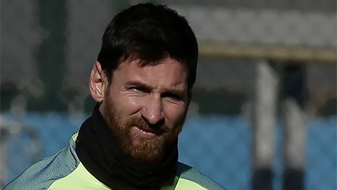 Barca sa thải một quan chức vì xúc phạm Messi
