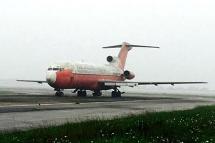 Chiếc máy bay bị bỏ rơi đang đang đỗ tại Sân bay Nội Bài 