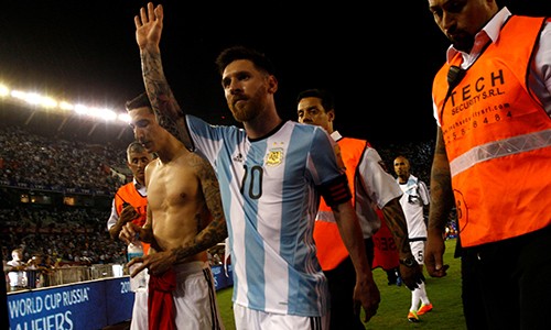 Argentina xem việc xin giảm án phạt cấm thi đấu cho Messi là ưu tiên số một hiện tại
