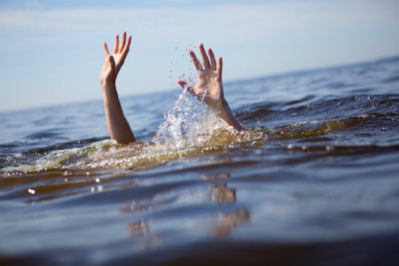 Nam sinh lớp 10 tử vong khi tắm biển ngày lễ