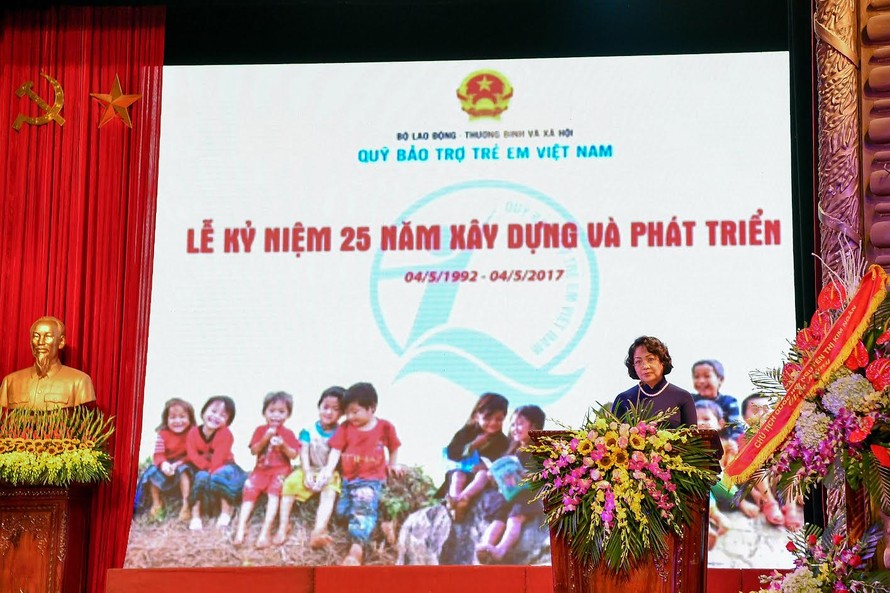  Đồng chí Đặng Thị Ngọc Thịnh – Uỷ viên BCH TƯ Đảng, Phó Chủ tịch nước, Chủ tịch Hội đồng Quỹ BTTEVN phát biểu tại buổi lễ.