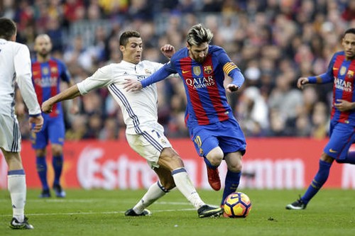Messi bất ngờ ca ngợi Ronaldo là 'cầu thủ phi thường'